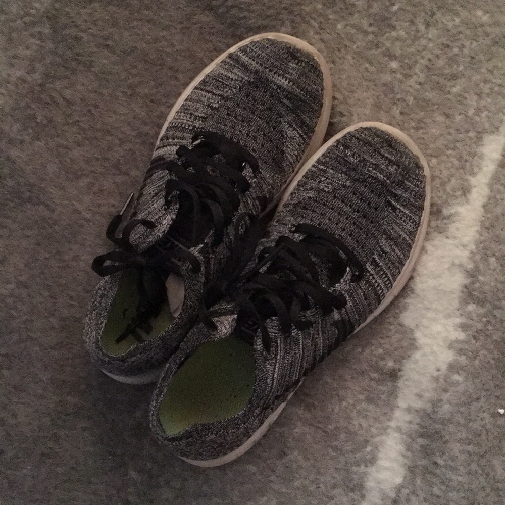 Nikes Grey shoes!!